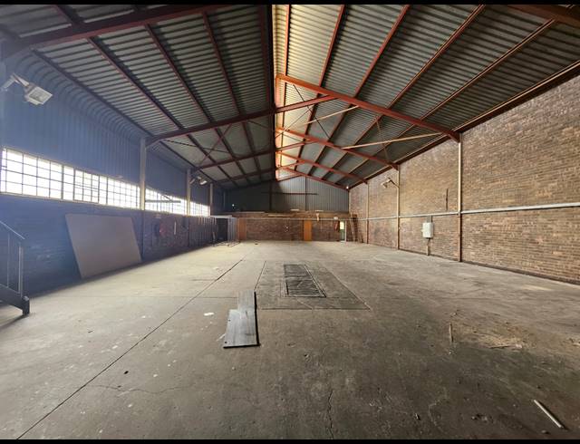 500M² WAREHOUSE TO LET IN LUIPAARDSVLEI